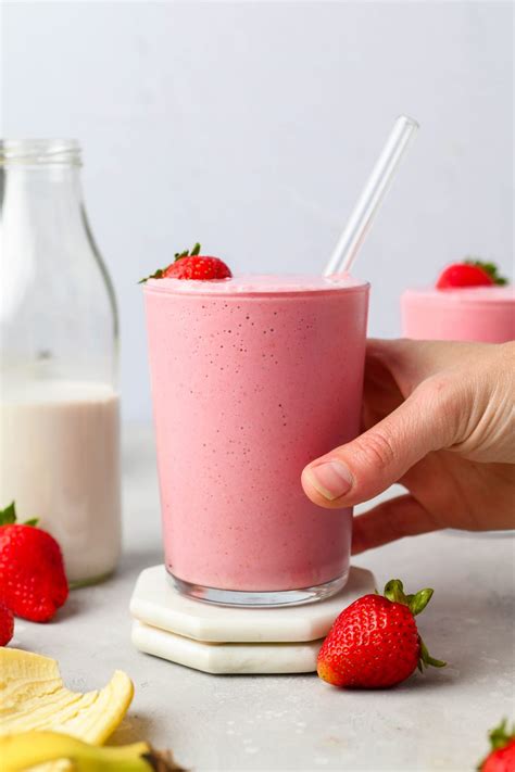 Strawberry Banana Smoothie Made Without Yogurt Easy Delicious
