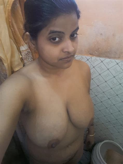 Desi Indian Bhabhi Nude Selfie 31 Pics Xhamster