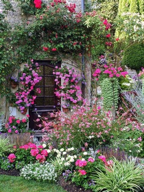Charming Front Yard Front Yard Designs Beautiful Gardens Pink