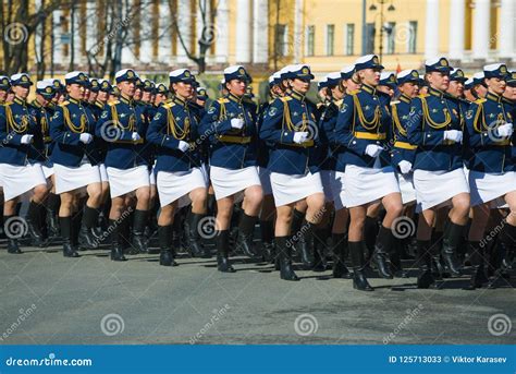 russian female soldiers parade