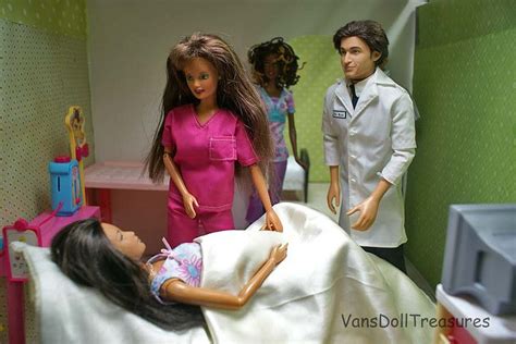 The Staff Assembles As Kendra Prepares To Give Birth Pregnant Barbie