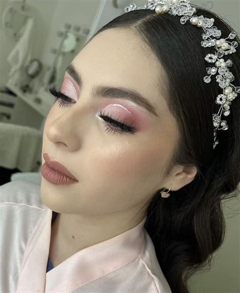 Pin by 𝓐𝓔 on Maquillaje Quincenera makeup Quinceanera makeup Pink