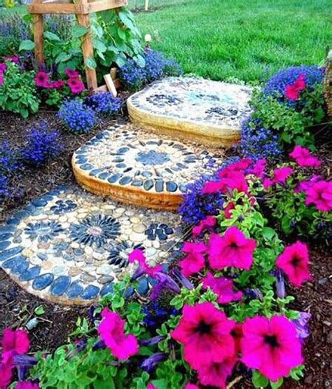 Best Stepping Stones Ideas For Your Backyard Decor Home Ideas