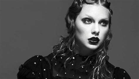 Taylor Swift aparece en la portada de Vogue y en vez de dar una entrevista escribió un poema