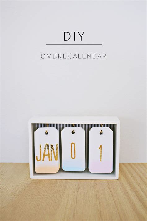 Diy Desk Calendar Home Made By Carmona Diy Desk Calendar Diy Ombre