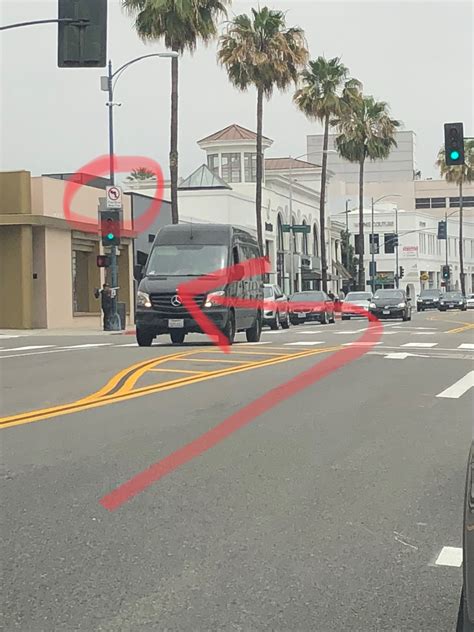 Left Turn, Double Yellow Line, California - 21461 (A) VC