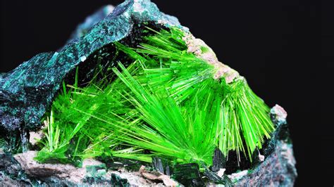 10 Beautiful Minerals You Wont Believe Are Found On Earth