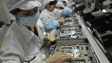 Foxconn Replaces 60000 Factory Workers With Robots Bbc News