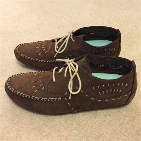 Ladies moccasin shoes stride into the next season with comfort and style on your side, thanks to our selection of sumptuous ladies' moccasins. Hush Puppies Shoes | Womens Hush Puppies Embroidered ...