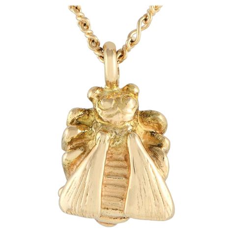 Gucci 18k Yellow Gold Bee Pendant Necklace For Sale At 1stdibs