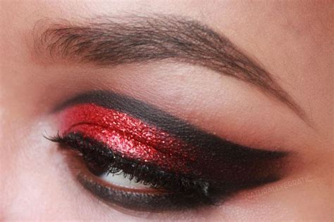 How To Do Vampire Eye Makeup Styles At Life