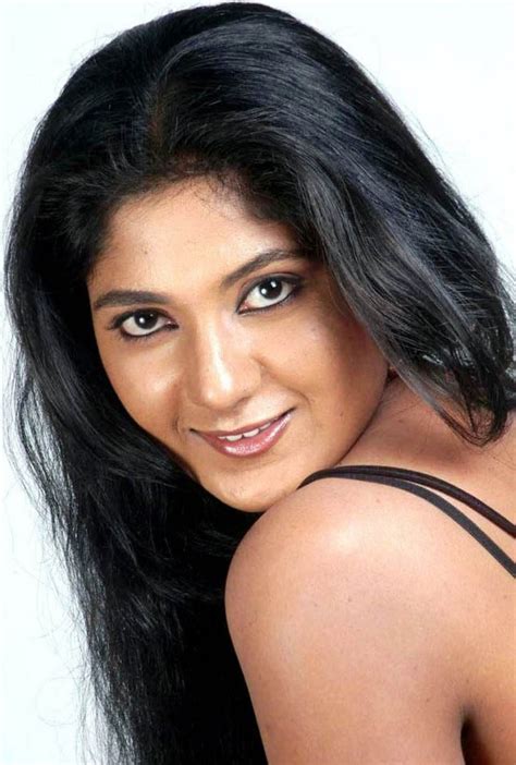 Porn Star Actress Hot Photos For You South Actress Yagna Shetty Spicy