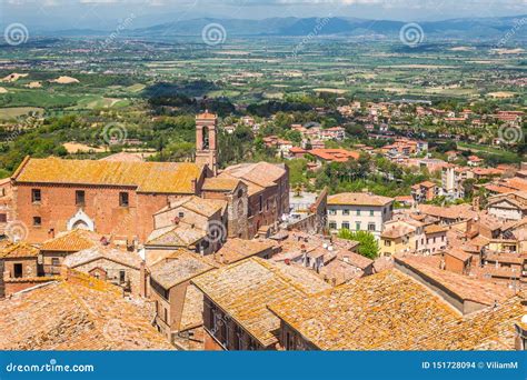 Montepulciano A Medieval And Renaissance Hill Town In Tuscany Stock