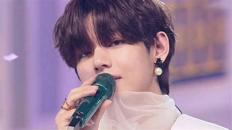 BTS V Says He Used To Be Scolded For The Way He Sang But He Worked Hard To Turn His Voice Into