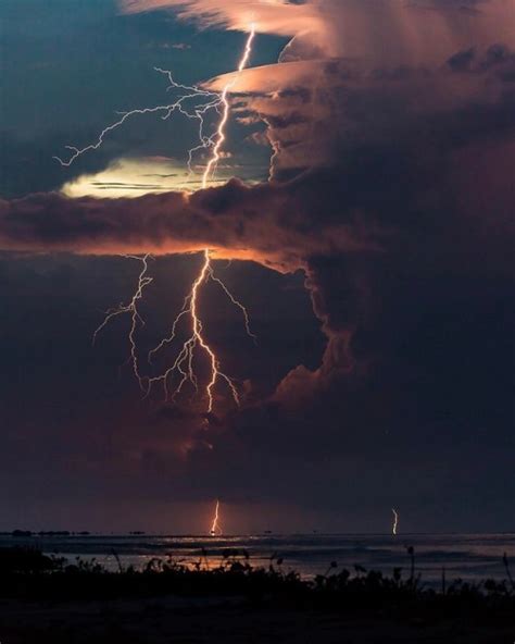 See more ideas about lightning, aesthetic, lightning storm. lightning aesthetic | Tumblr