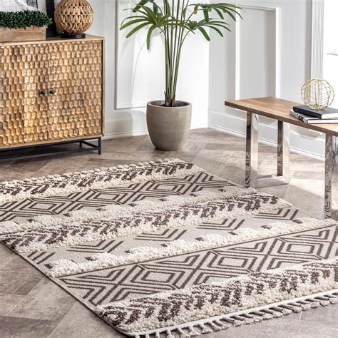 Nuloom Zuri Shaggy Banded Tribal Area Rug