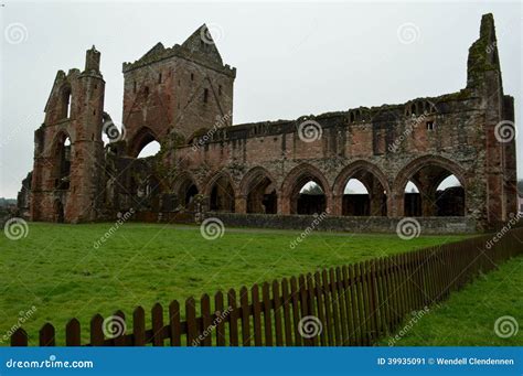 Ruins Of Sweetheart Abbey Stock Image Image Of Ruins 39935091