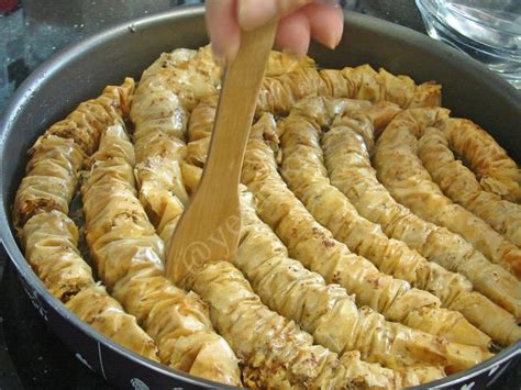 Haz R Yufkadan Burma Baklava Nas L Yap L R Resimli Yemek