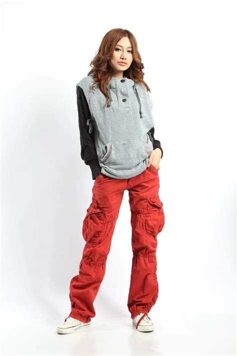 women in cargo pants pi pants