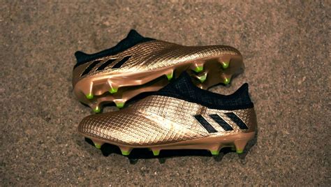 Lionel Messi Retrouve Une Paire De Crampons Signature