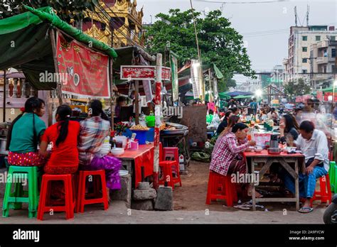 Asia Locals Group Holiday Hi Res Stock Photography And Images Alamy