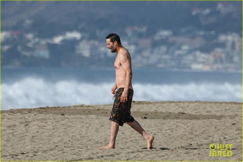 Keanu Reeves Looks Fit Shirtless At The Beach In Malibu Photo 4514911 Keanu Reeves Shirtless