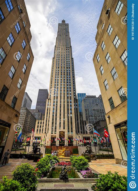 Ge Building At Rockefeller Plaza In Midtown Manhattan