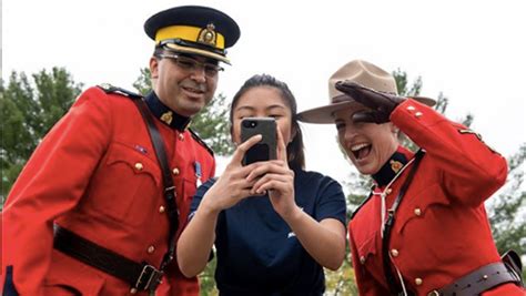 Rcmp Is Hiring New Cadets And Theyll Pay You For Training Narcity
