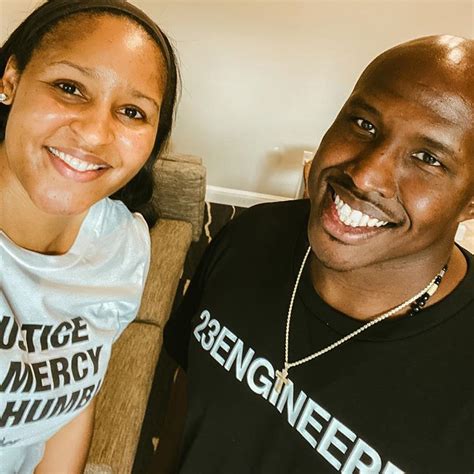 Wnba Star Maya Moore Marries Wrongfully Convicted Man She Helped Free