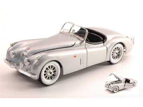 Burago 124 Jaguar Xk 120 Roadster 1951 Color Argento Modellino