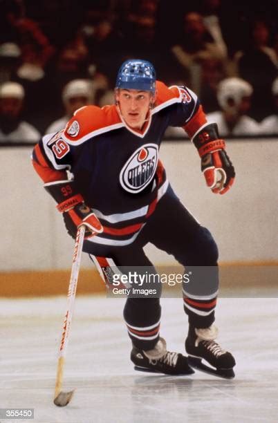 1980 Wayne Gretzky Photos And Premium High Res Pictures Getty Images