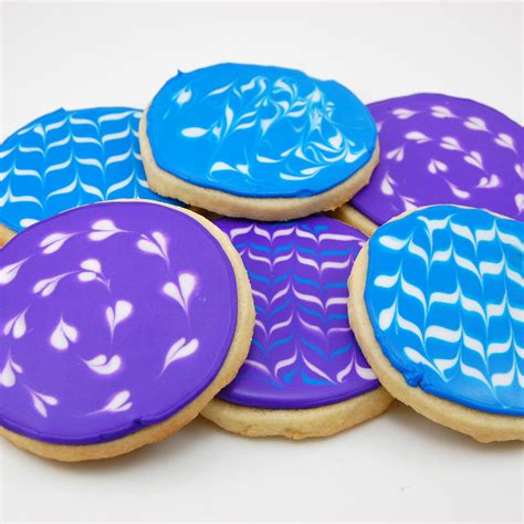 How to make & decorate cutout cookies. How to Decorate with Royal Icing | Sweet Pea's Kitchen