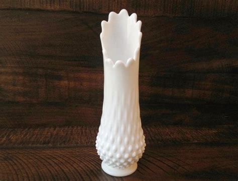 Large Swung Milk Glass Hobnail Bud Vase By Fenton Hudsonvalleyvintage 14 99 Vintage Etsy