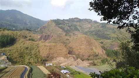 Makam mbah singo blendang, live misteri makam keramat mbah datuk, keramat mbah kuwu taringgul part 1, makam keramat di arosbaya part 1 wisata religi madura, part 1 misteri makam keramat mbah raden harjo wiyono di sumber beras, penelusuran makam mbah kertayasa desa kertaharja part 1. Wisata guci tegal - YouTube