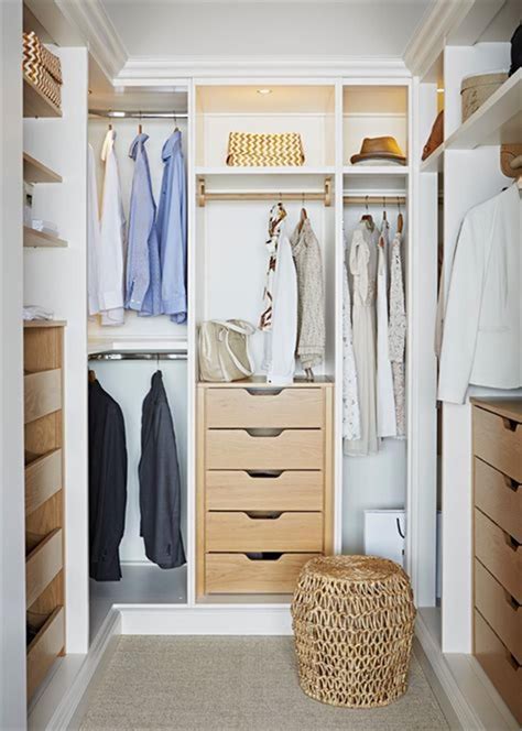 This means you don't need to allow any leeway for a door to swing open. 40 Best Small Walk In Bedroom Closet Organization and Design Ideas for 2019 45 | Closet bedroom ...