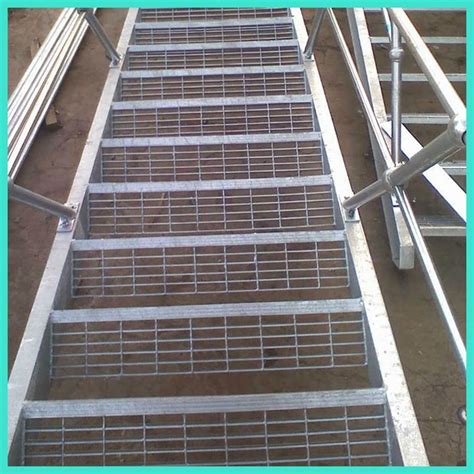 Low Price Galvanized Metal Railing Outdoor Stairs 25 35 Railings