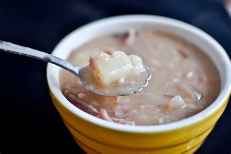 It's so easy to get caught in a soup rut, like a chicken rut, where you serve the same old i always keep some of this navy bean and ham soup in the freezer and usually make it several times throughout the year. Navy Bean, Potato and Ham Soup