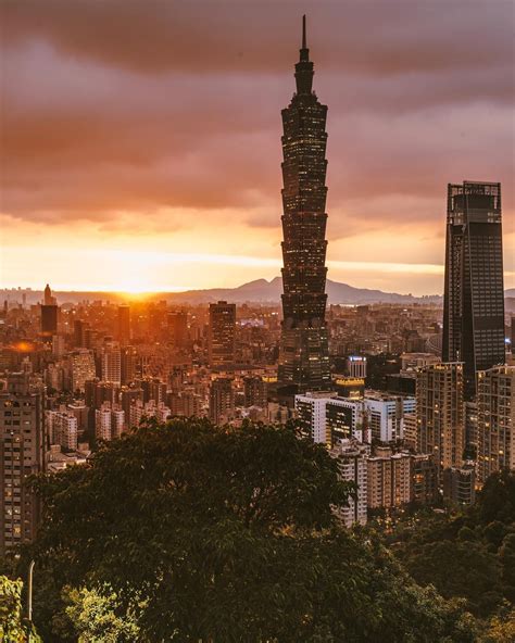 Sunset Over Taipei Taiwan🇹🇼 Elindulgist Travel Photography
