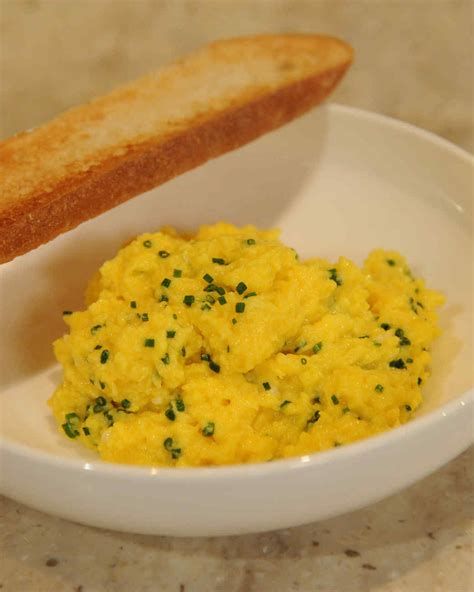 French Style Scrambled Eggs Recipe And Video Martha Stewart