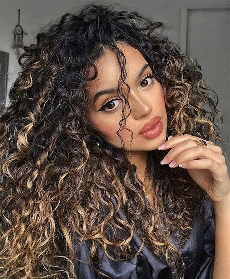 Pinterest Curlylicious Highlights Curly Hair Curly Hair Styles Braids With Curls
