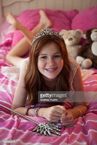 Beautiful 13 Year Old Girl Photos Et Images De Collection Getty Images