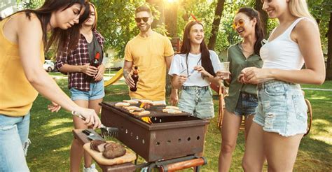 comment réussir un barbecue entre amis nos conseils yummyblog fr