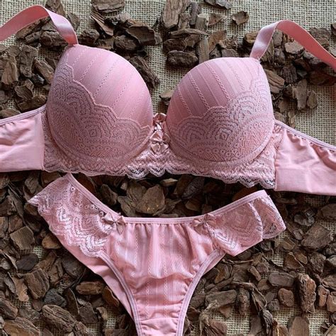 Red Lace Lingerie Cute Lingerie Lingerie Outfits Lingerie Models Pink Panties Pink Bra