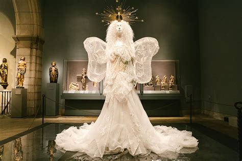 The Metropolitan Museum Of Arts “heavenly Bodies Fashion And The