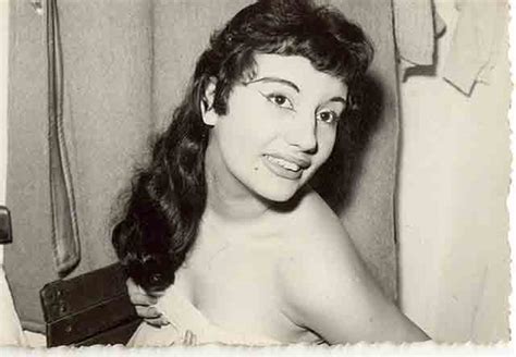 Vintage Soubrette 23 Stunning Snapshots Show Italian Comedian Girls In The 1960s ~ Vintage