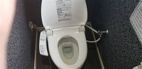 トイレの水があふれる修理事例「渋谷区e様宅」 トイレつまり解消隊