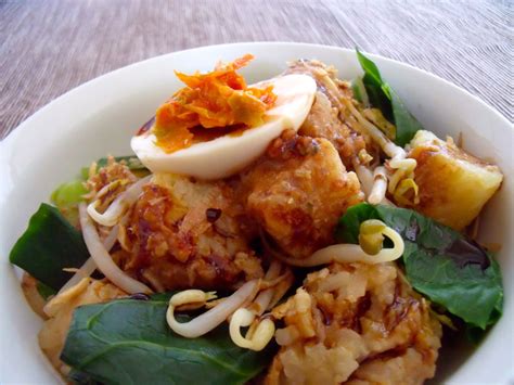 Go eat give volunteers learn to make this dish from aunty puspa at paon bali cooking school. Wayan's super simple gado-gado - Wil and Wayan's Bali Kitchen