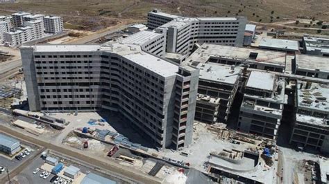 Gaziantep te yılan hikayesine dönen Gaziantep Şehir Hastanesi nin