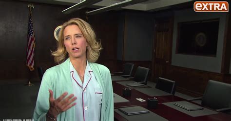 Extra Hangs With Téa Leoni And Tim Daly On Set Of Madam Secretary