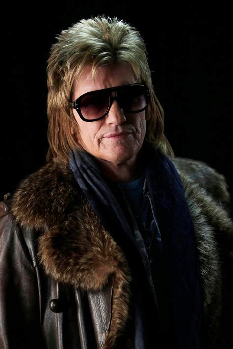 Denis Leary Looks Bonkers As A Washed Up Rock Star